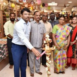 திருவண்ணாமலை பெளர்ணமி கோ-ஆப்டெக்ஸில் தீபாவளி சிறப்பு விற்பனையை மாவட்ட ஆட்சித்‌ தலைவர்‌ துவக்கி வைத்தார்‌!