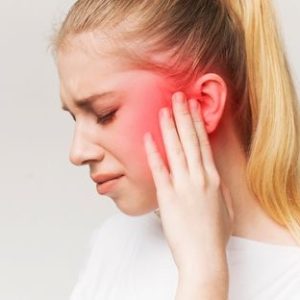 Ear Pain (Earache/Otalgia): Causes, Symptoms, Treatment & Prevention
