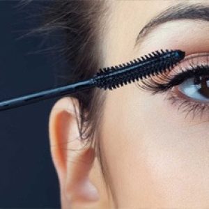 Alert Women!! How your eye makeup will harm your eye health, take care!!