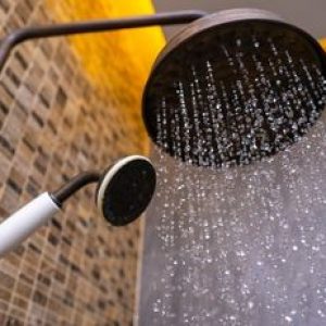 Cold Showers vs Hot Showers: Which Is Better for Your Health?