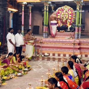 ஆடி வெள்ளியை முன்னிட்டு அருணாச்சலேஸ்வரர் திருக்கோவிலில் குத்து விளக்கு பூஜை!